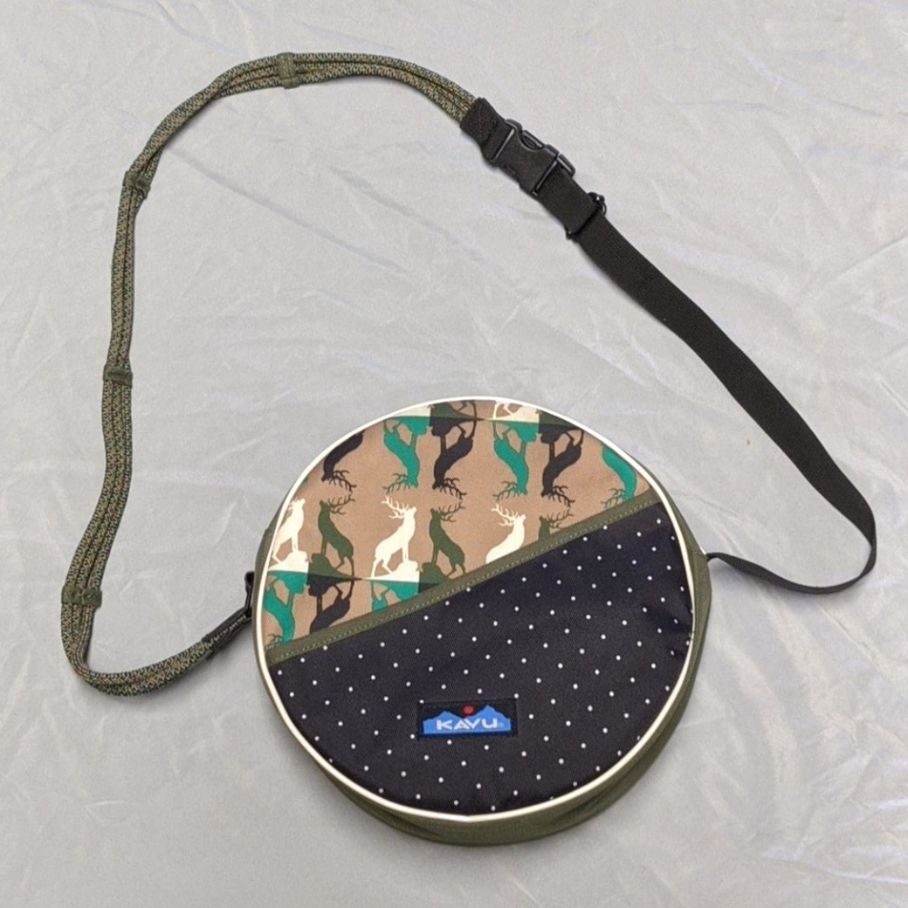 Kavu circle purse